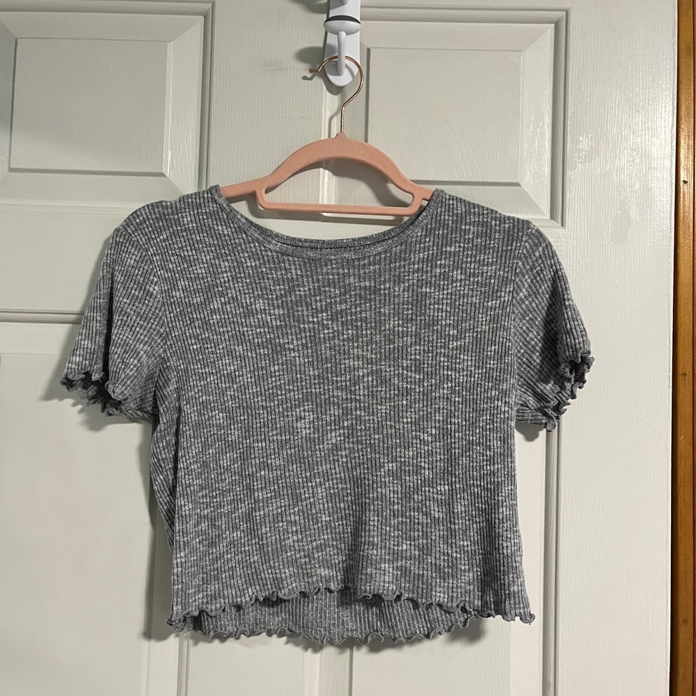PERFECT CONDITION- Grey Crop Top w/ ruffles